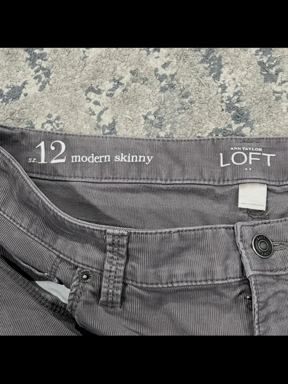 Women’s gray corduroy pants Ann Taylor Loft Modern Skinny Size 12. - Picture 3 of 4